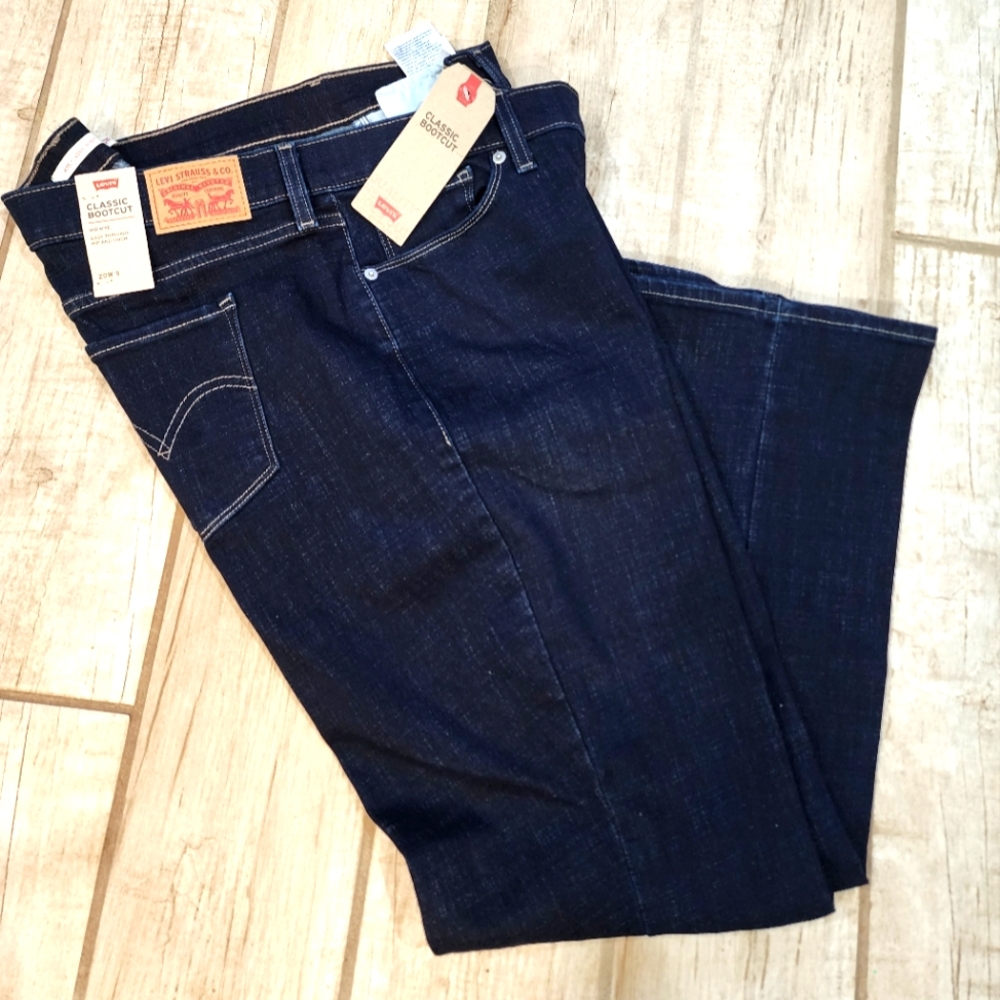 Women boot cut Levi size 20w